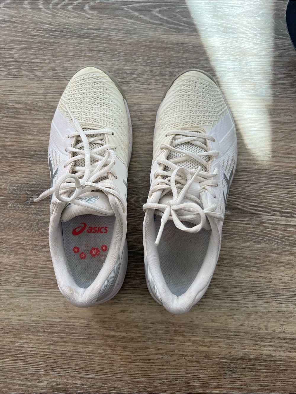 Asics Cream Lace-Up Women's Running Sneakers
